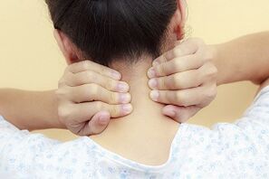 bolečine v vratu s cervikalno osteohondrozo